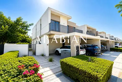 Large Corner Plot I Vacant I Four Bed