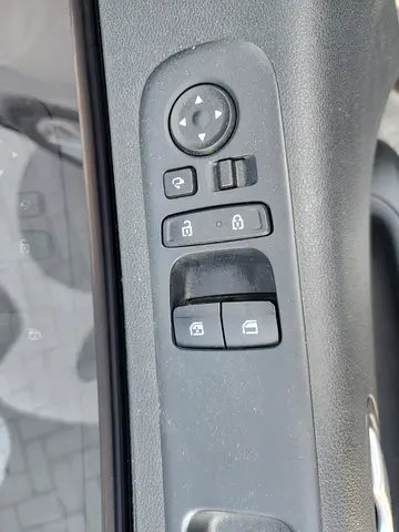 2022 Hyundai STARIA photo 15