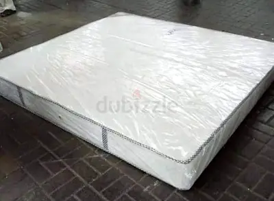 King size 180x200cm mattress.  All times delivery service available
