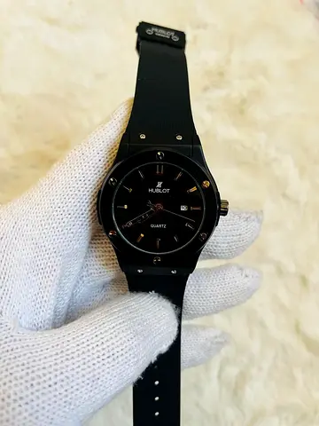 Hublot Black Classic Fusion Quartz Watch – Black Dial & Rubber Strap