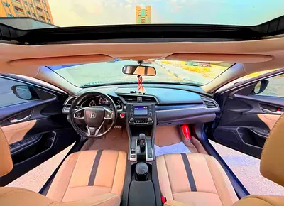 2020 Honda CIVIC — фото 5