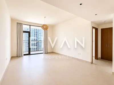 Elegant Unit | Premium Waterfront Living + Balcony