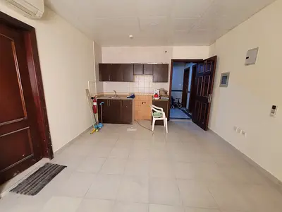 Big Studio In 13k Near Rolla Bus Stop With Split AC