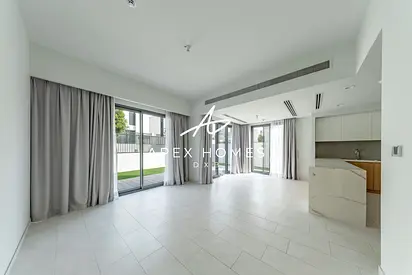 Single Row | Vacant | Landscaped