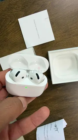 Apple AirPods 4 ANC
