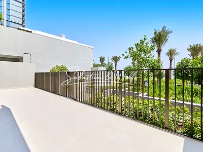 Vacant | Private Terrace | Direct access to Marina Walk