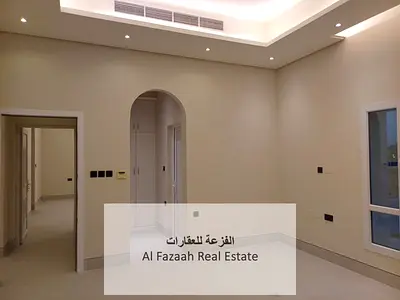للبيع فله سكنيه في اماره الشارقه منطقه القراين2