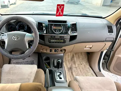 2013 Toyota FORTUNER — фото 4