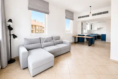 Spacious Corner Unit|Park View|Appliance Included