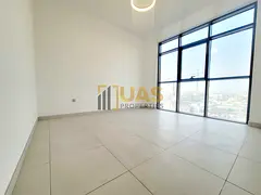 Bright 1 BHK | Balcony | City View Apartment