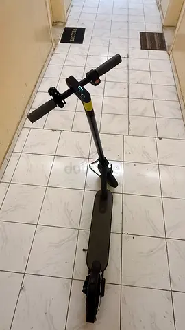 Xiaomi electric scooter in good condition used 3-4 months with Original Invoice Under Warranty