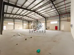 Warehouse 4800 sqft / on road located with 15 kW / office washroom /.