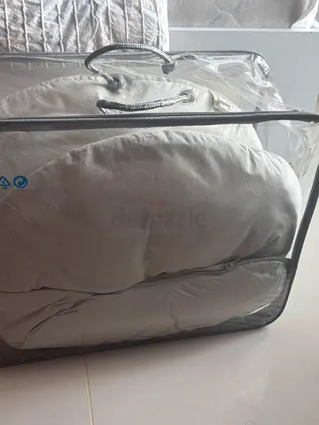 Nursing pillow / pregnancy pillow