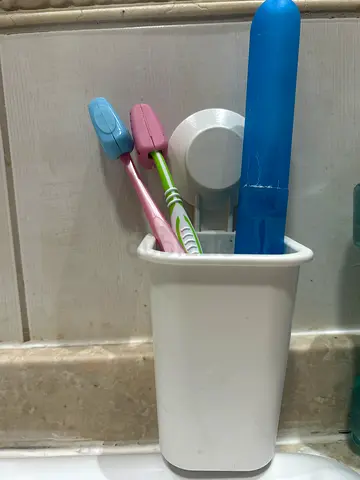 Bathroom set - TOOTHBRUSH AND SOAP HOLDER!