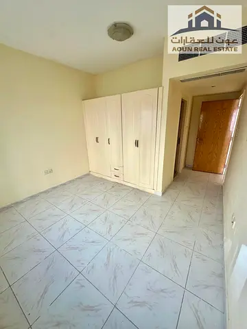 شقة غرفة نوم واسعة للإيجار السنوي في الخان