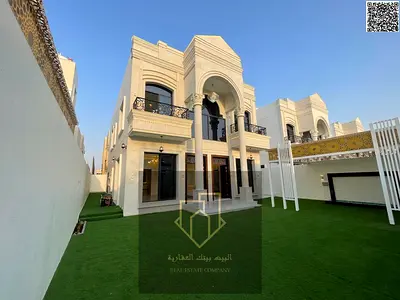Spacious living - Prime location - Excellent finishing - Maid's room - Roof - Distinctive price