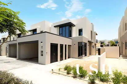 4BR | Townhouse | Single Row | Opposite to Park | Keys in Hands
