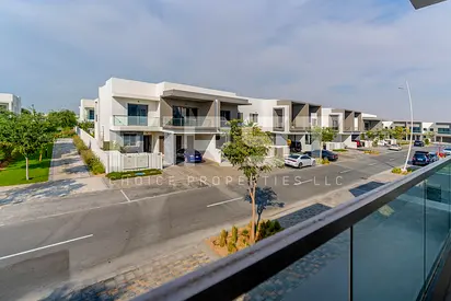 Elegant 3 BR | Amazing Community | Hot Price !!