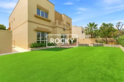 Upgraded | Golf Course Facing | Skyline View