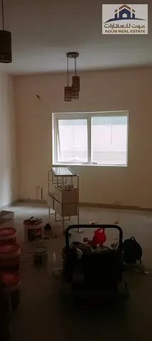 🔥 فرصة ذهبية للإيجار في الخان! استوديو مميز بخزائن بالحائط وتكييف مركزي، جاهز للسكن، 22 ألف فقط على 4 دفعات!