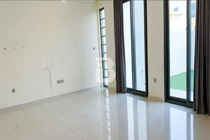 SPACIOUS | THREE STOREYS | RENTED INVESTMENT