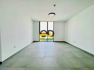 LUXURY FAMILY FALAT 1BHK 2 WASHROOM CLOSE KITCHEN RANT ONLY 58K GYM POOL AND PARKING PARIM LOCATION AREA
