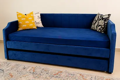 Blue velvet daybed with pull-out trundle + 2 mattresses — Move out sale