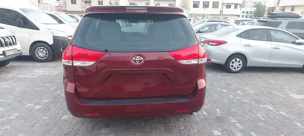 صورة 6 لـ 2011 Toyota SIENNA
