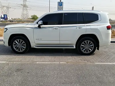 Toyota Land Cruiser VXR 2023 GCC Specs | Low Mileage | Full Option