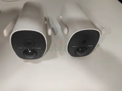 Set of 3 wireless, battery powered cameras