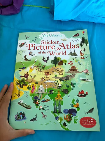 The Usborne Picture Atlas of the World - Children's Illustrated Atlas with Stickers