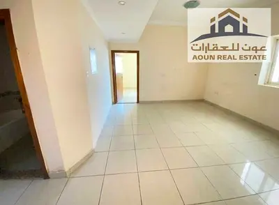 غرفه وصاله في البوطينه مساحه كبيره وبلكونه ايجار سنوي 27 الف علي 4 دفعات فقط عائلات فقط متوفر باركن ترابي