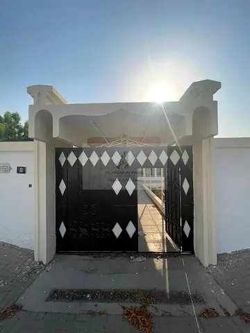 Prime Investment Opportunity | 5-Unit Arabic House in Al Fayha | Insulated Roof & Large Courtyard