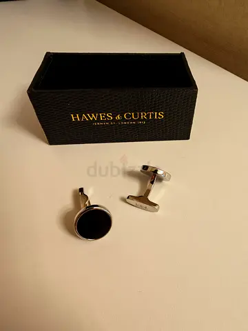 Hawes & Curtis men's black round cufflinks with box