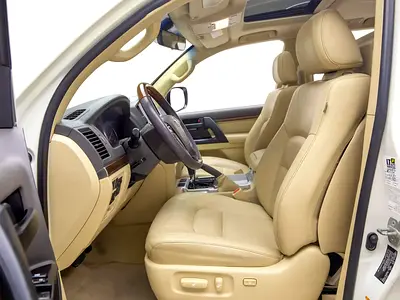 صورة 8 لـ 2016 Toyota LAND CRUISER