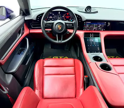 صورة 8 لـ 2020 Porsche TAYCAN