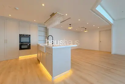 Premium Upgraded Residence | Spacious Layout | VOT