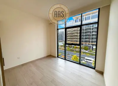 12 cheques payment | Boulevard view | Chiller Free |