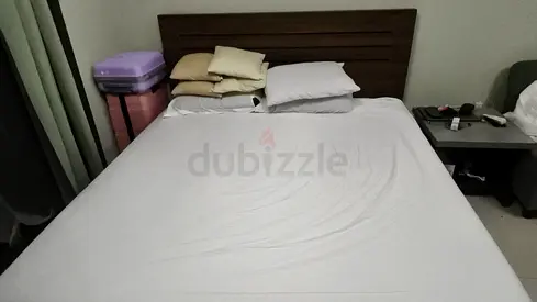 King sized bed with matress