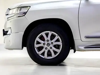 صورة 20 لـ 2016 Toyota LAND CRUISER