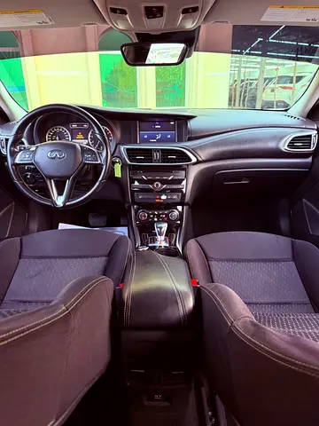 2019 Infiniti Q30 照片 10