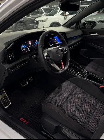 صورة 7 لـ 2024 Volkswagen GOLF GTI