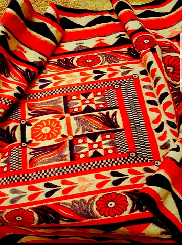 100% Cashmere Designer Wraparound Shawl. Unisex. Worn Only Once For a Photoshoot. AED 3,000 Only!