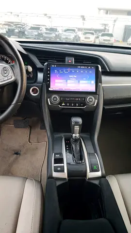 صورة 9 لـ 2016 Honda CIVIC