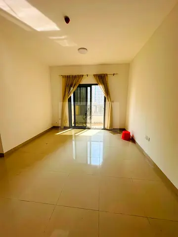 🏡✨ للإيجار السنوي | غرفتين وصالة – المجاز 3، الشارقة ✨ 🌟 إطلالة مفتوحة | مساحات ممتازة | تاور عائلات | صيانة مجانية طوال فترة الإيجار 📍 الموقع: الم