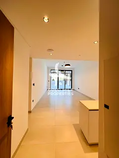 13Months contract Bright 3BR+Maidroom (2Parking slots) 6 payments