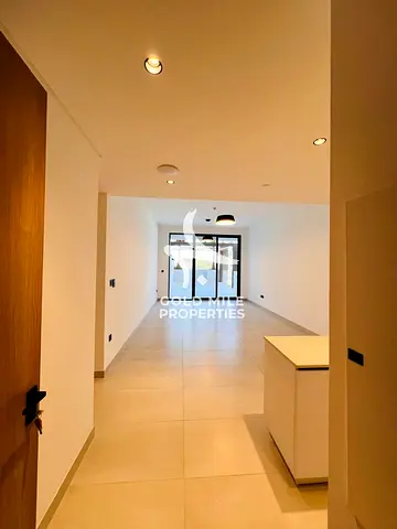 13Months contract Bright 3BR+Maidroom (2Parking slots) 6 payments