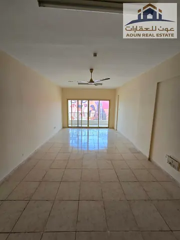 🏡 **للإيجار السنوي – شقة مميزة في المجاز 3**  إذا كنت تبحث عن شقة واسعة بموقع مميز، فهذه فرصة رائعة للعائلات.  ✨ **مواصفات الشقة:** • 3 غرف نوم • صال