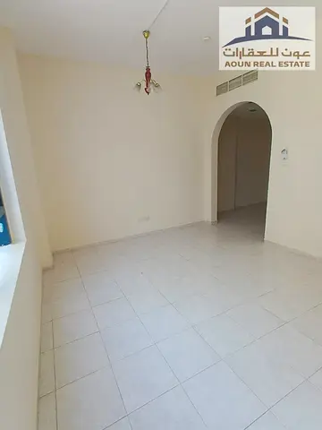 📍شقة للإيجار السنوي – المجاز 3  🏡 غرفة وصالة  🚪 موزع  🛁 2 حمام  💰 الإيجار السنوي: 35,000 درهم  💳 الدفع: 6 دفعات  🛡️ التأمين: 1,500 درهم