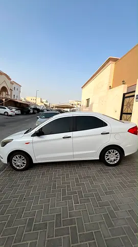 2017 FORD FIGO 照片 3